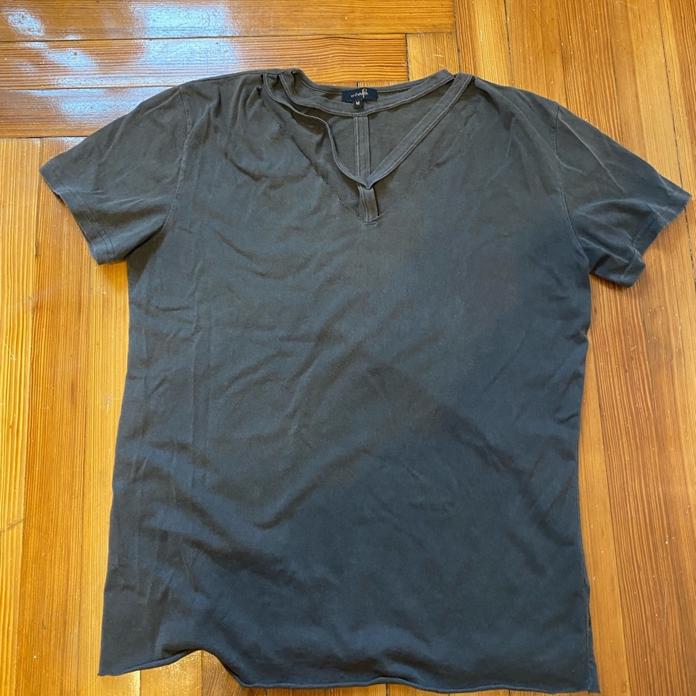 Grunge Tshirt - neck cut outs M